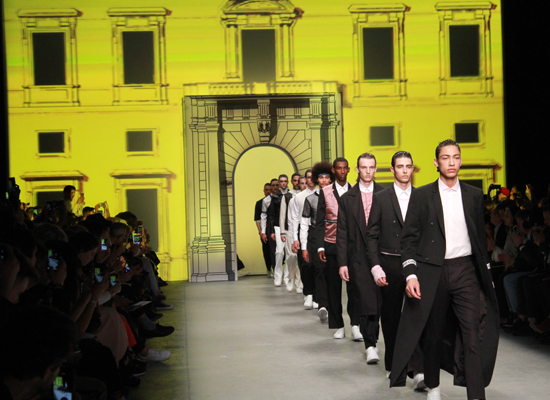 ロンドンコレクションメンズのトレンド 17春夏を先取り分析 世界基準の流行とは アパレルウェブ アパレル ファッション業界情報サイト