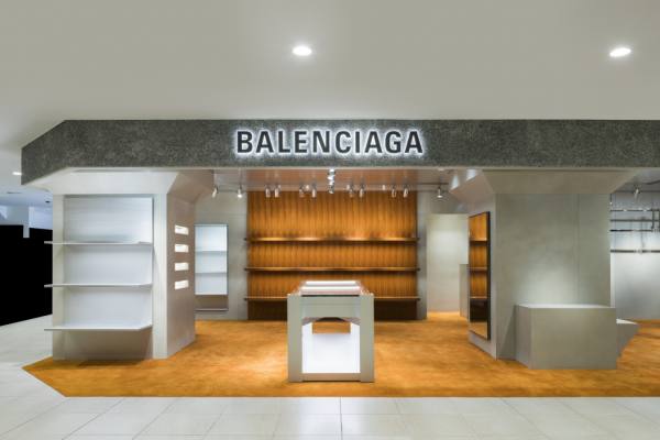 バレンシアガ 松屋銀座にメンズストアをオープン ウィメンズストアに隣接 アパレルウェブ アパレル ファッション業界情報サイト