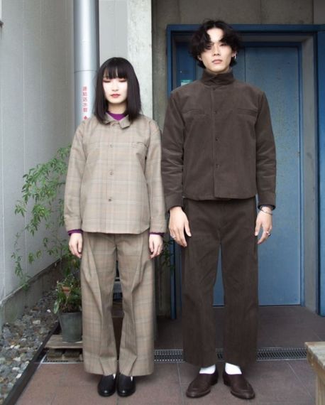 アバンダンティズム 1型1サイズで男女が着られる服 使われなくなった生地を活用 アパレルウェブ アパレル ファッション業界情報サイト