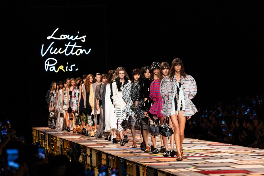 2024-2025AW 新作☆素敵☆Louis Vuitton☆ ハット バイザプール ルイ·ヴィトン】2025春夏ウィメンズ·コレクション ショーに登場